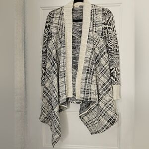 Tiny Anthropologie Mazarin Jacquard Aztec Black and White Cardigan Size Small